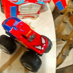 Monster trucks hot wheels